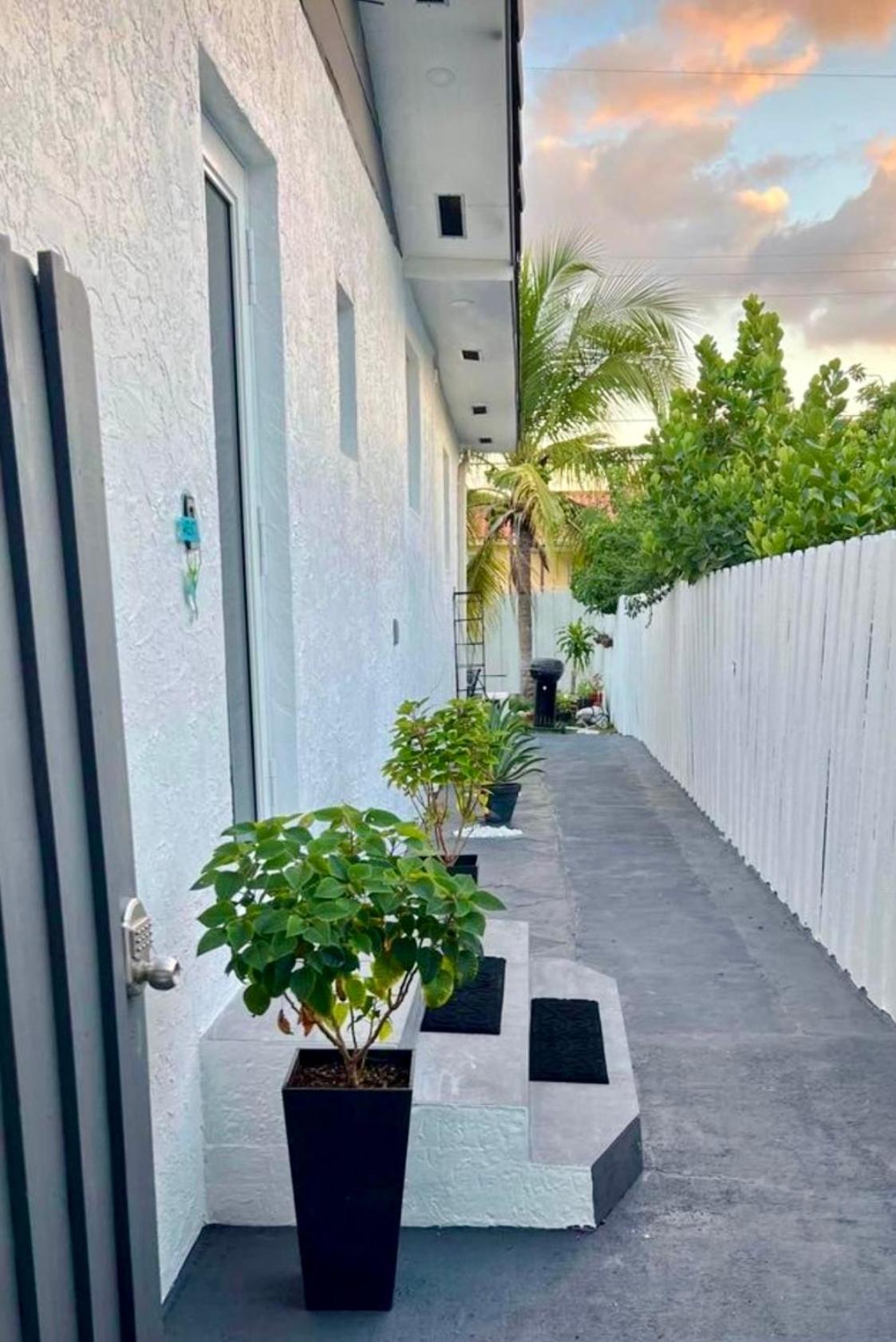 Little Gables Studio-Your Miami Escape-10Min Airport Ngoại thất bức ảnh